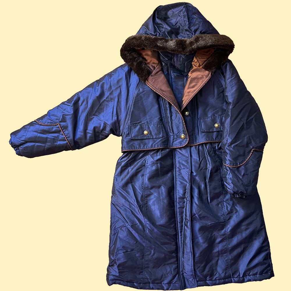 vintage early 80s coat with faux fur hood lining. great vintage look! - Picture 1 of 1